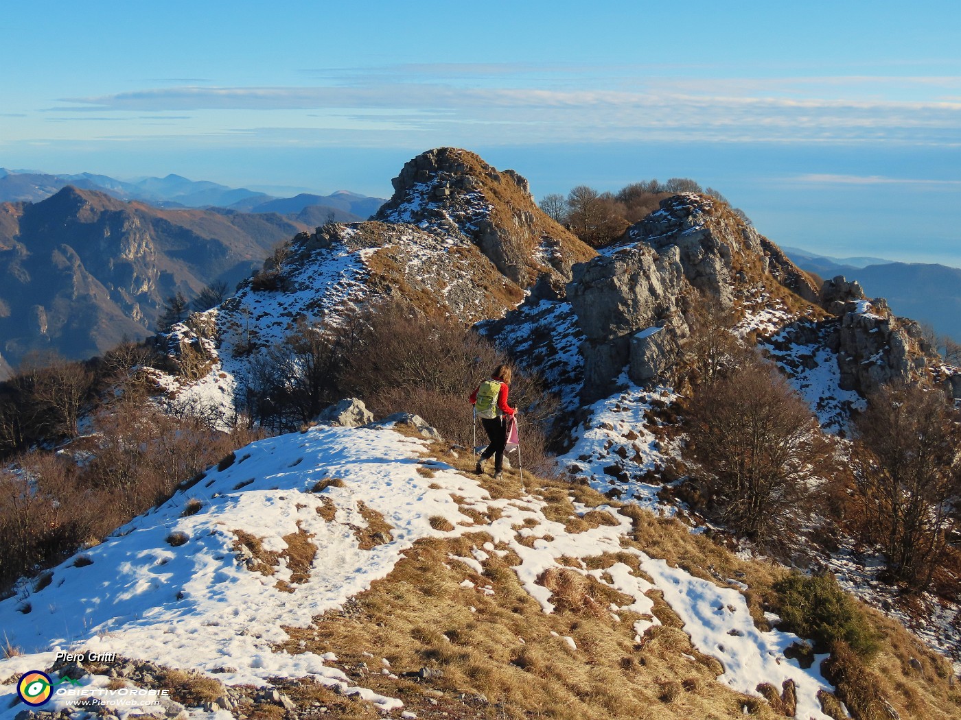 53 Da I Canti in saliscendi sul 571 verso lo Zuc di Pralongone pestando neve dura.JPG